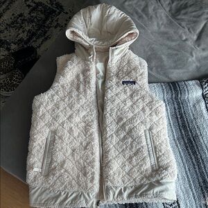 Patagonia Reversible Cream Quilted Hooded Vest